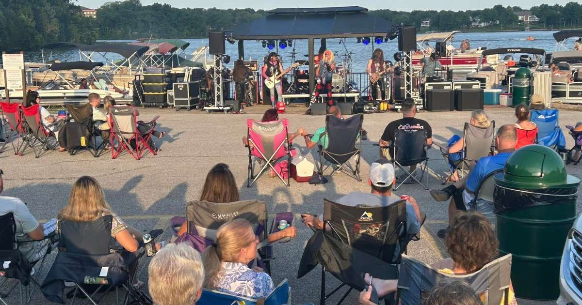 A concert at Lake St. Louis