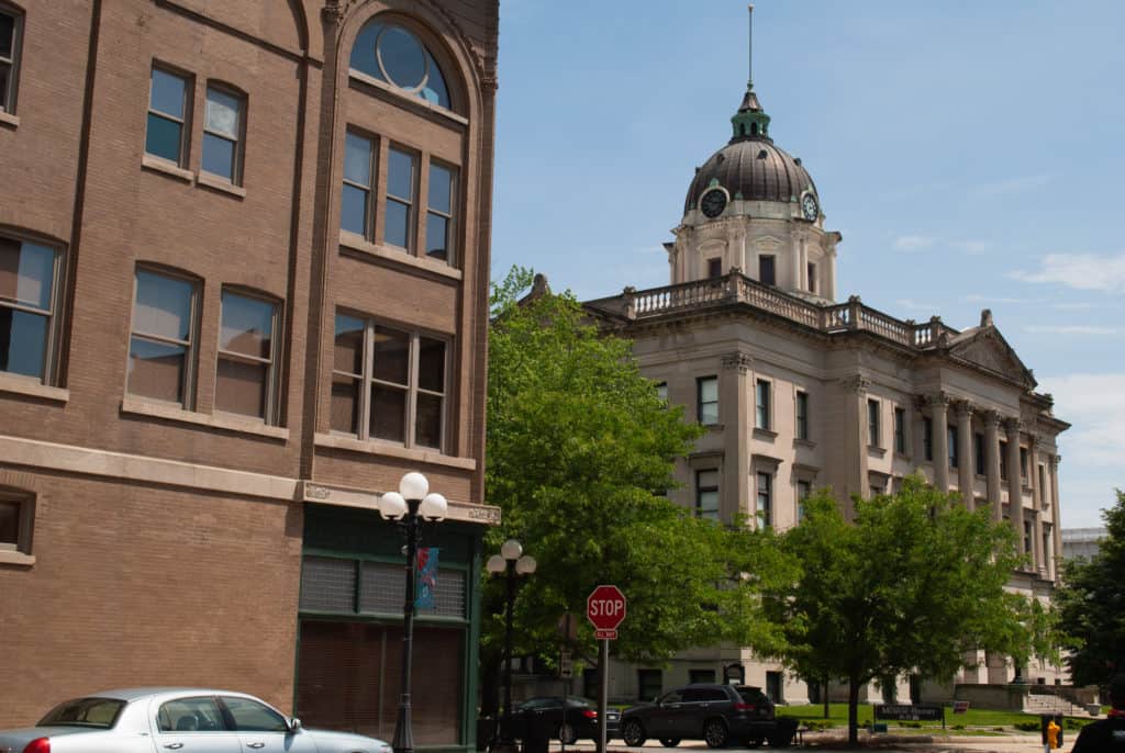 Mclean County Courthouse 1024x686 